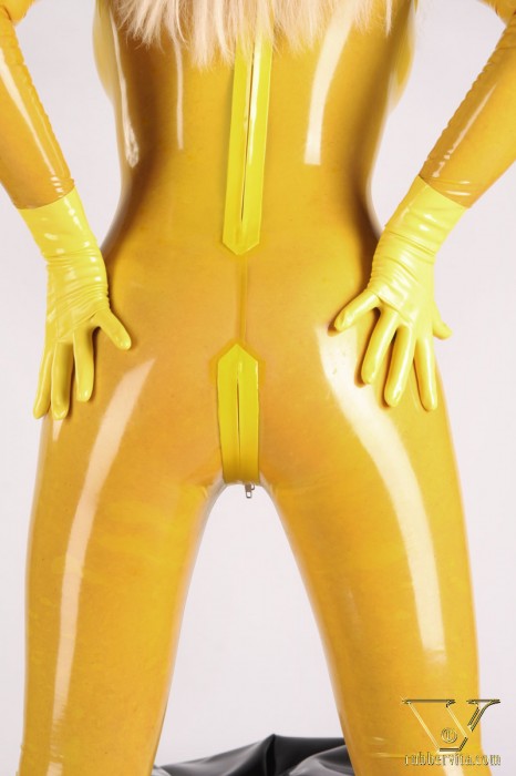 yellowcatsuit01