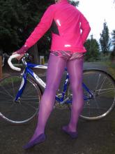  men_in_pantyhose_492_violet_bike.jpg