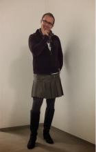 men_in_pantyhose_519-skirt.jpg