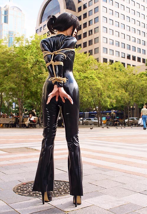 Puplic Bondage In Latex Fetish - Public Display Latex Bondage | BDSM Fetish