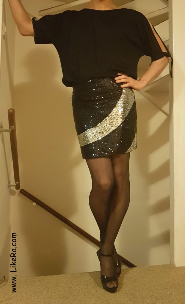 Crossdressing mini skirt, dark blue pantyhose, high heels