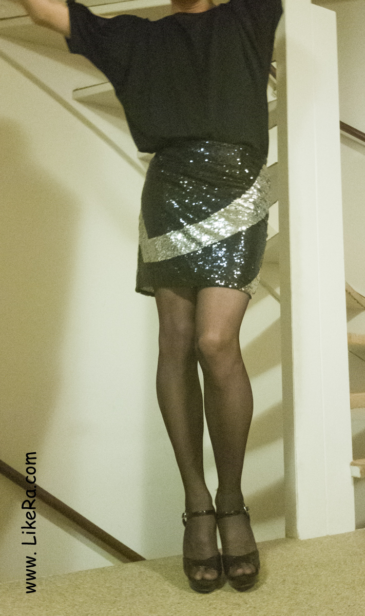 Crossdressing mini skirt, dark blue pantyhose, high heels