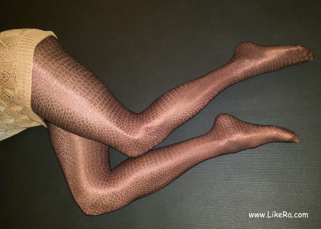 Shiny leather-like Oroblu pantyhose