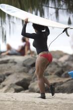  Serena_Williams_Surfing_in_Hawaii_03.jpg thumbnail