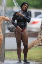  Serena_Williams_Surfing_in_Hawaii_10.jpg