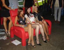  candid-shiny-pantyhose-130.jpg thumbnail