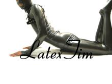  men-in-latex-01.jpg