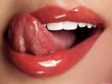  lips-lipstick-13-wet.jpg thumbnail