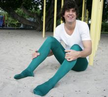  men-in-pantyhose-325.jpg thumbnail