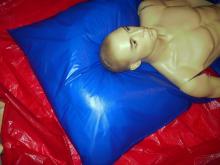  latex-duvet-cover-07-bed-sheeting.jpg thumbnail