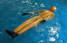  swimming-in-latex-29-total-encasement.jpg thumbnail