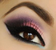  eye-makeup-fetish-04.jpg thumbnail