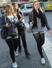  candid-pantyhose-260-shorts.jpg