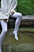  candid-pantyhose-262-white.jpg thumbnail