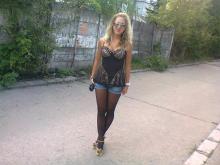  candid-pantyhose-489-shorts-sandals.jpg thumbnail