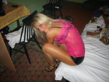  candid-pantyhose-514-shiny-sandals.jpg thumbnail