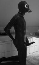  cock-erection-174-latex_catsuit_zentai.jpg