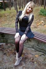  candid-pantyhose-600-black.jpg