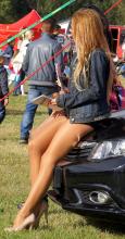  candid-pantyhose-601-shiny_with_shorts.jpg thumbnail