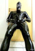  cock-erection-209-latex_catsuit_zentai.jpg