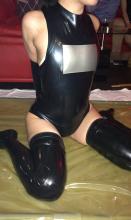  bondage_art_armbinder_suit-03_latex.jpg