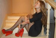  candid_pantyhose_666_black_high-heels.jpg thumbnail