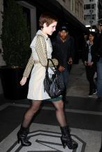  emma_watson-33-black-pantyhose.jpg thumbnail