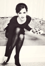  emma_watson-35-pantyhose.png thumbnail