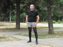  man-inpantyhose-cd-player-17.jpg