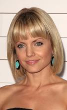  mena-suvari-bob-hairstyles-for-fine-hair.jpg thumbnail