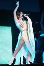  cheryl_cole_pantyhose-01.jpg thumbnail