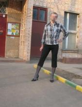  man-inpantyhose-cd-player-09.jpg