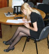  candid_pantyhose_917_black.jpg thumbnail