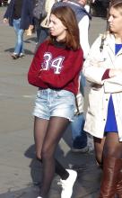  candid_pantyhose_930_black_shorts.jpg thumbnail