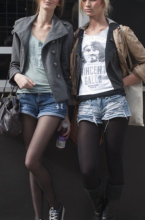  candid_pantyhose_878_black_shorts.png thumbnail