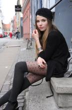  candid_pantyhose_943_black.jpg thumbnail