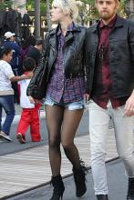  candid_pantyhose_955_black_shorts.jpg