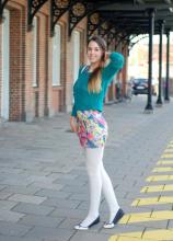  candid_pantyhose_984_white.jpg thumbnail