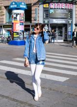  candid_pantyhose_982_white_shorts.jpg thumbnail