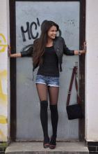  candid_pantyhose_1013_black+shorts.jpg