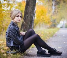  candid_pantyhose_1080_black.jpg thumbnail