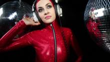  girl_with_headphones-11.jpg