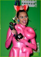  pink-21_Miley_Cyrus_in_pink_latex.jpg