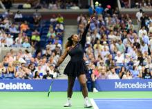  serena_williams-04-fishnet_pantyhose.jpg thumbnail