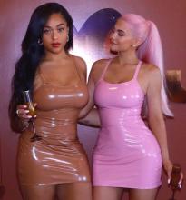  kylie_jenner-02-latex_dress.jpg