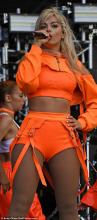  BeBe_Rexha-02_fishnet_pantyhose_with_shorts.jpg