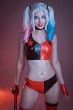  cosplay_47_latex_harley_quinn.jpg