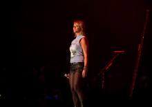  miranda_lambert-12_black_patterned_pantyhose_leather_mini_shorts.jpg