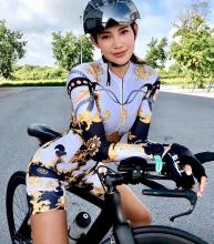  bike_girls-06_tight_lycra.jpg