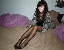  candid_pantyhose_1481_black.jpg thumbnail